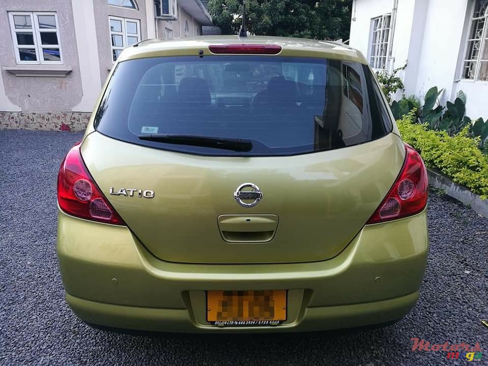 2005' Nissan Tiida Hatchback photo #3