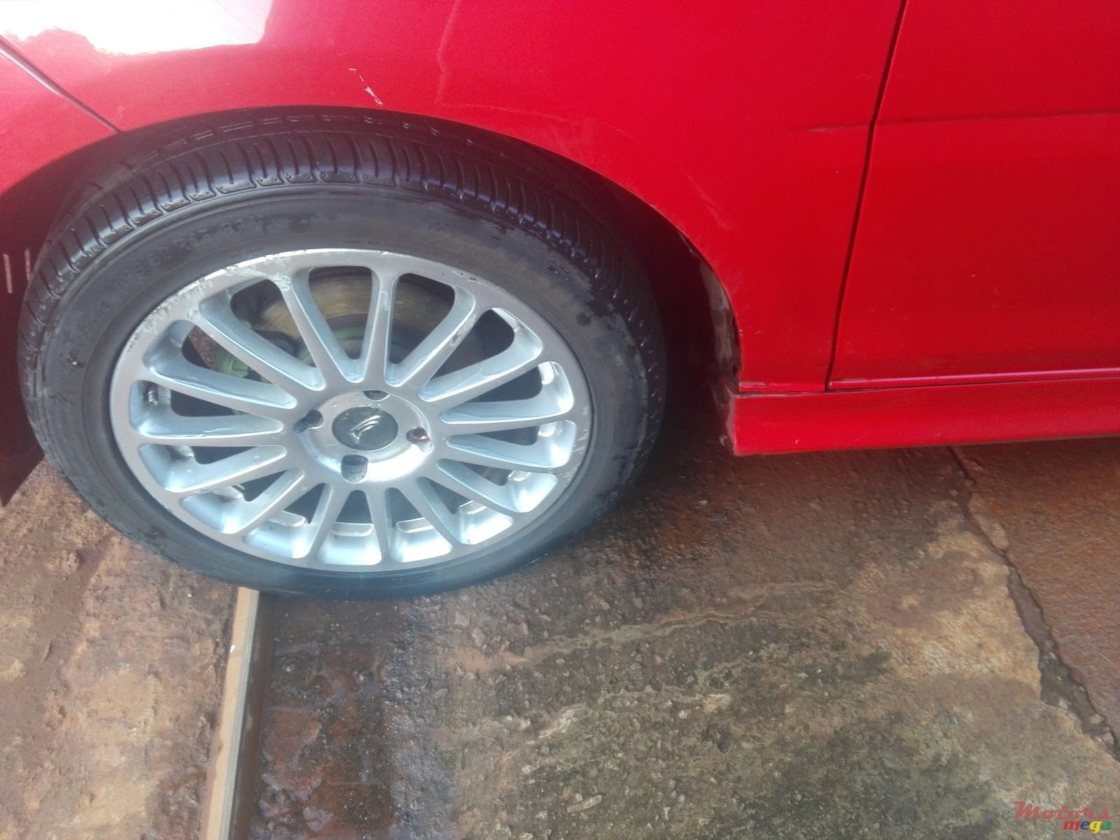 2000' Daihatsu YRV photo #3