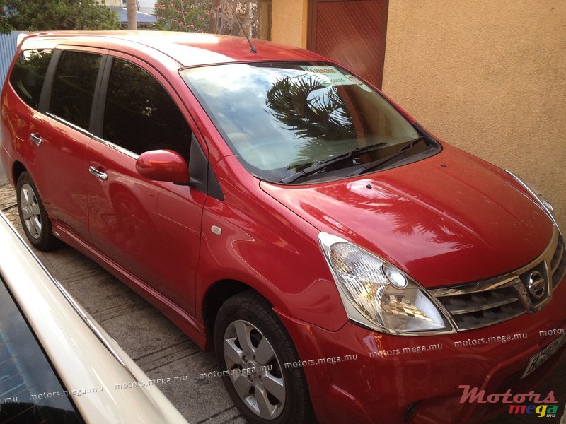 2011' Nissan Grand Livina 7 Seater photo #1