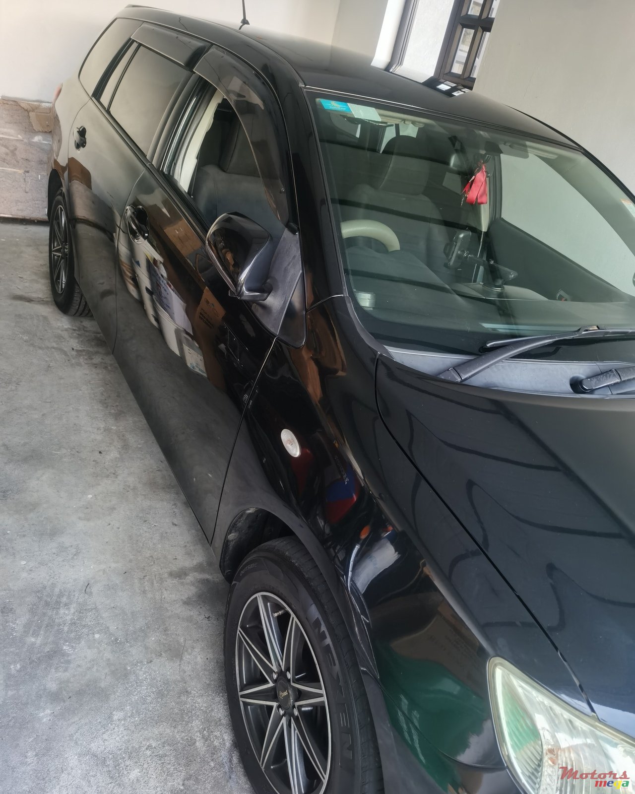 2008' Toyota Fielder photo #2