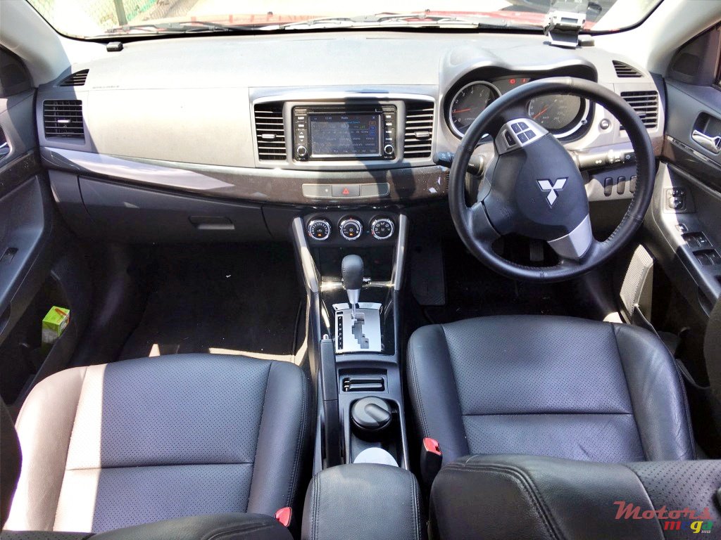 2016' Mitsubishi Lancer EX photo #4