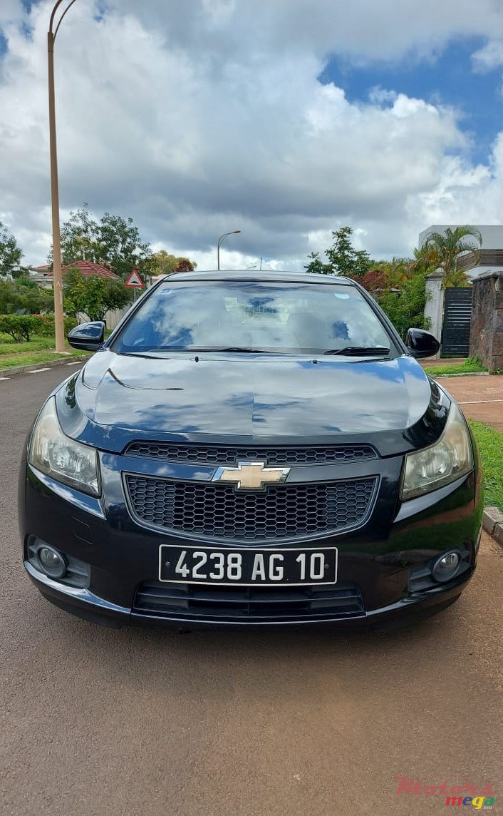 2010' Chevrolet Cruze photo #1