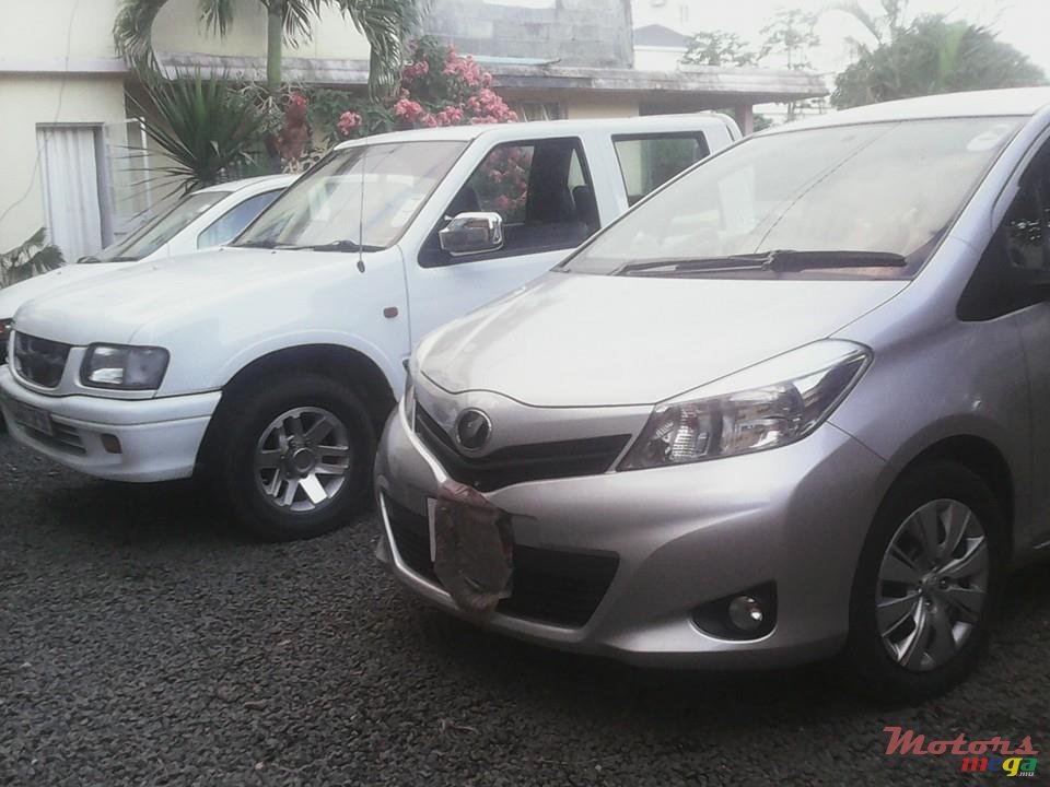 1998' Isuzu Amigo photo #1