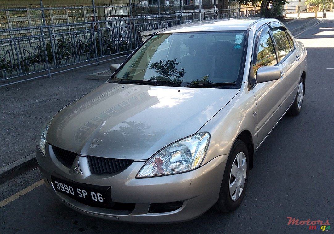 2006' Mitsubishi Lancer GLX photo #3