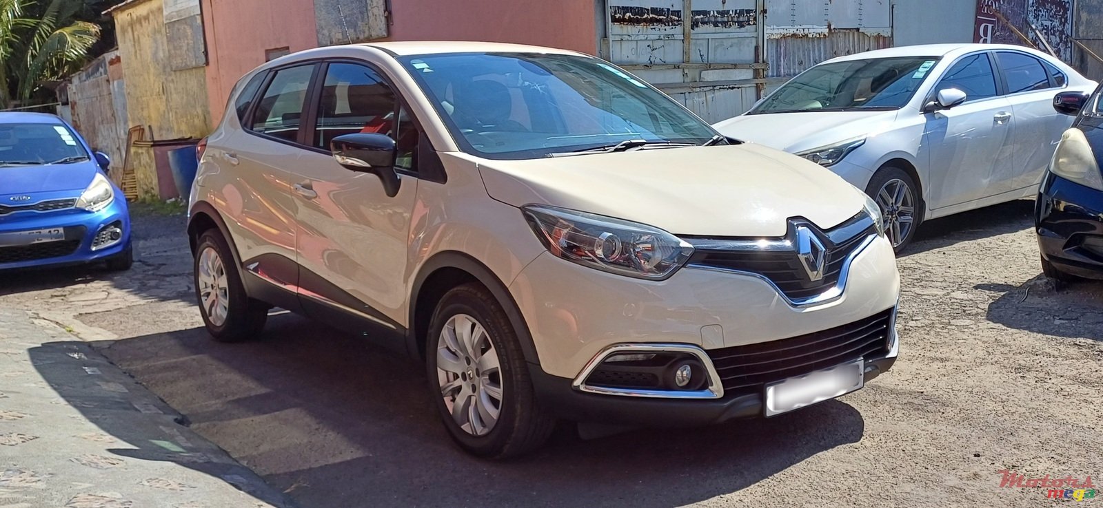 2016' Renault Captur photo #1