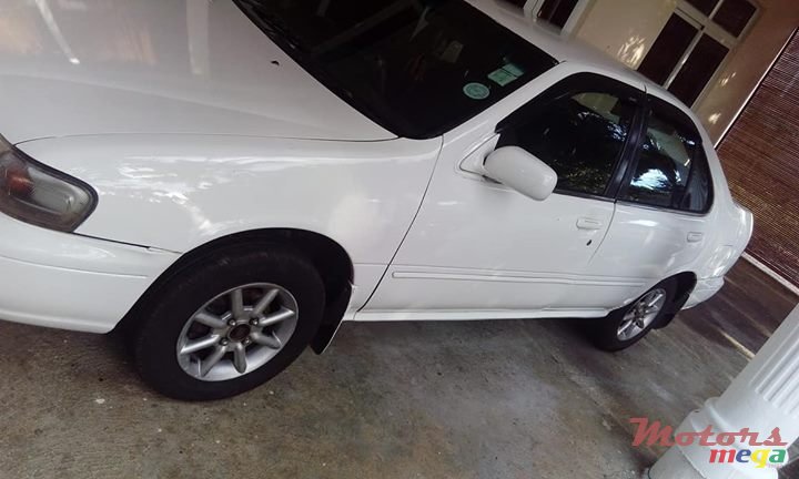 1998' Nissan Sunny saloon photo #3