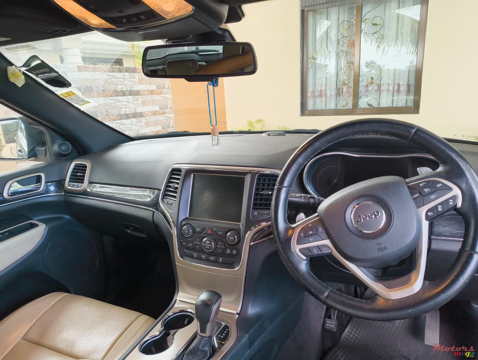 2018' Jeep Grand Cherokee photo #4