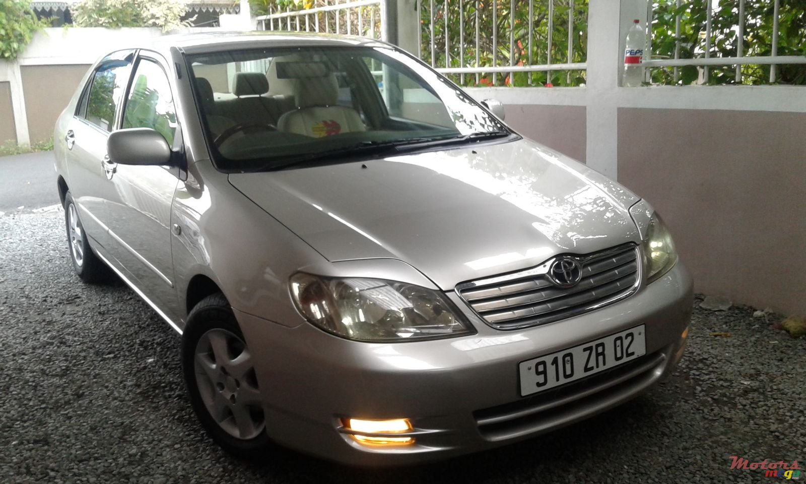 2002' Toyota Corolla NZE Automatic photo #1