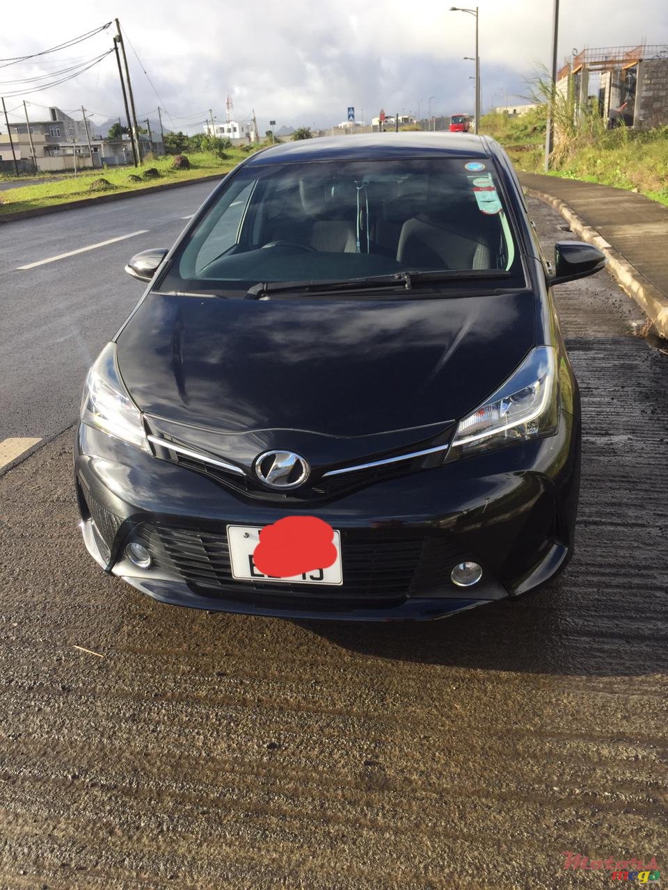 2015' Toyota Vitz photo #2