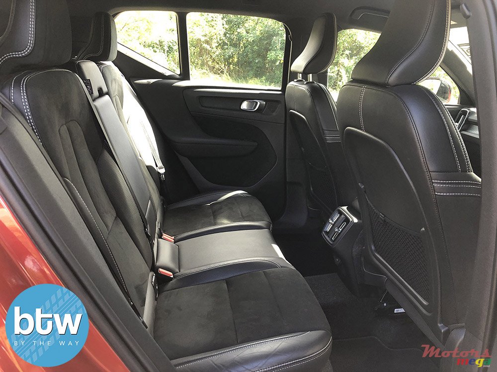 2021' Volvo XC40 photo #6