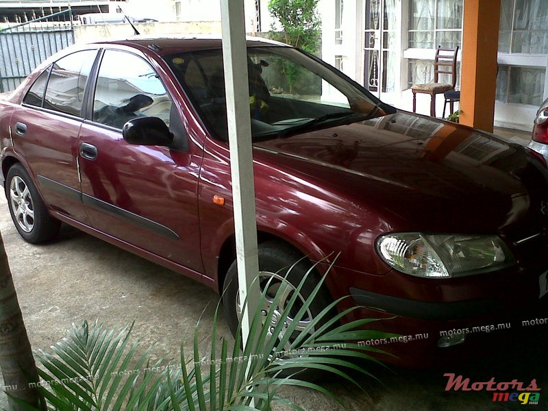 2001' Nissan Sunny photo #1