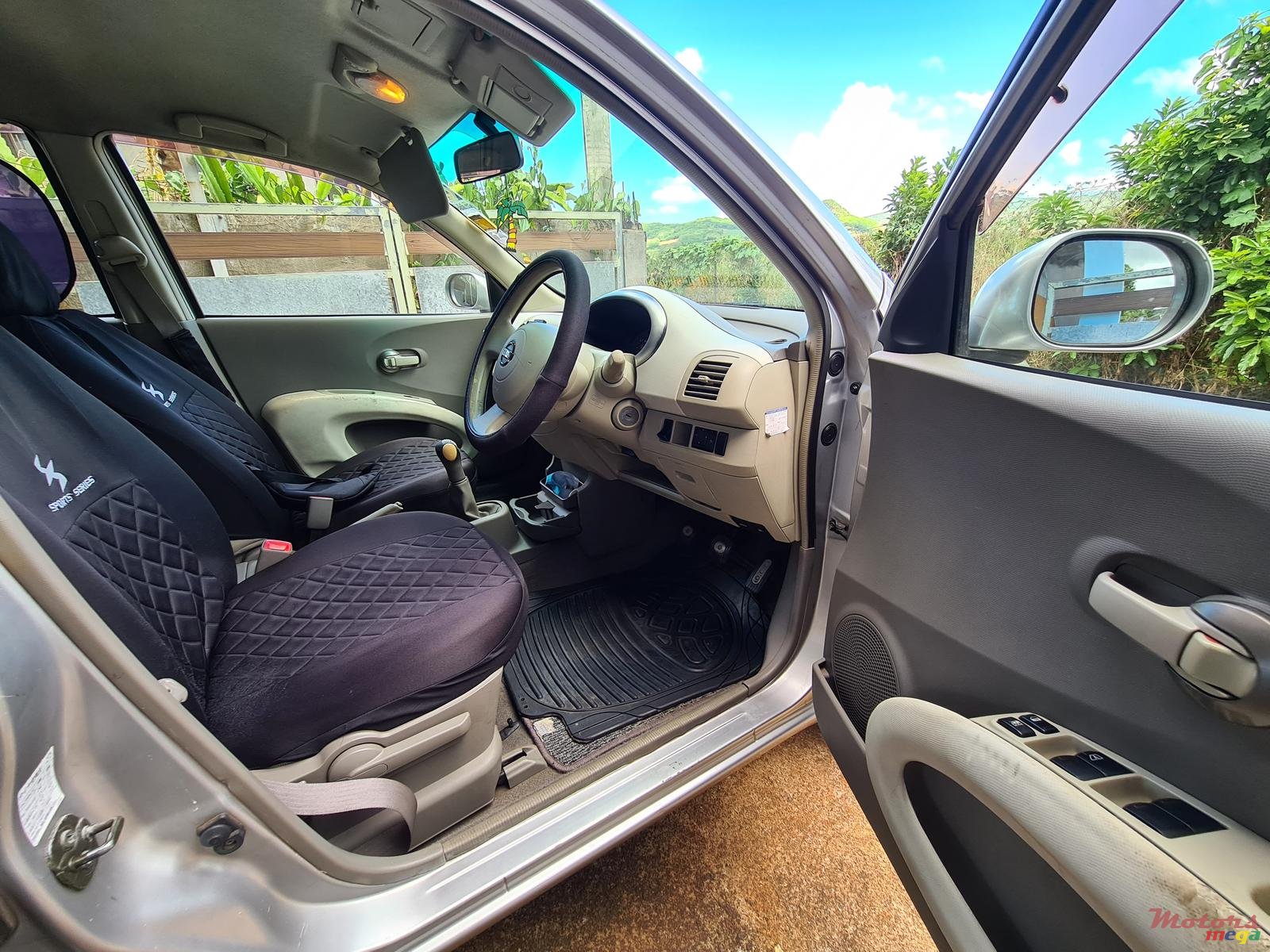 2002' Nissan March photo #1