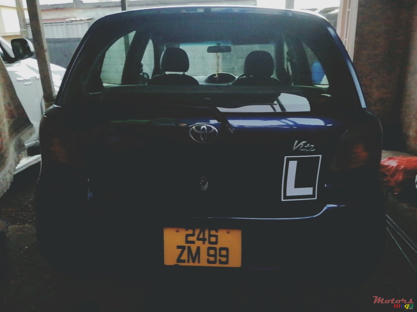 1999' Toyota Vitz photo #1