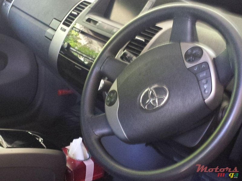 2010' Toyota Prius photo #1
