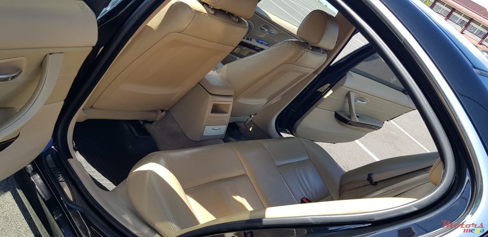 2009' BMW 320 photo #4