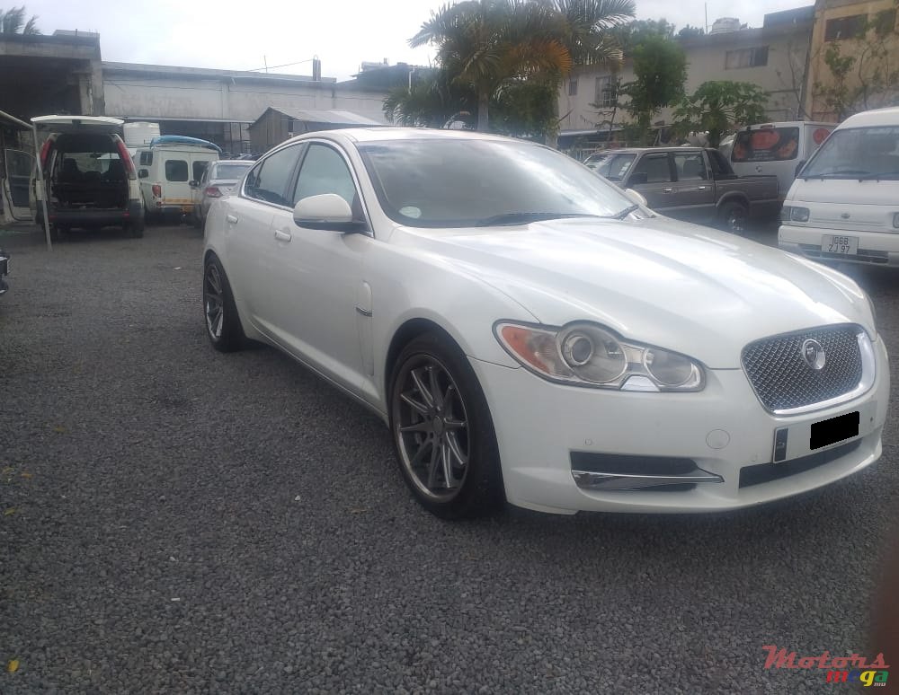 2010' Jaguar XF photo #1