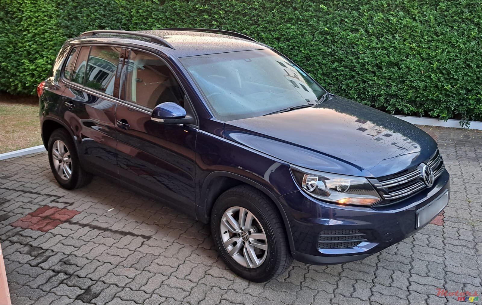 2015' Volkswagen Tiguan photo #1