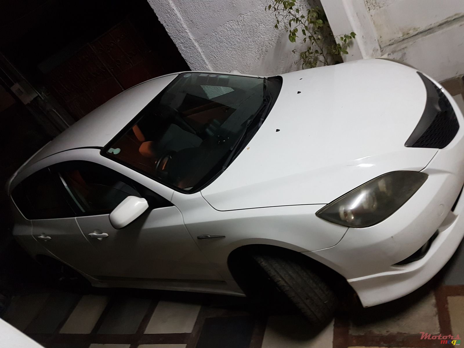 2005' Mazda Axela photo #1