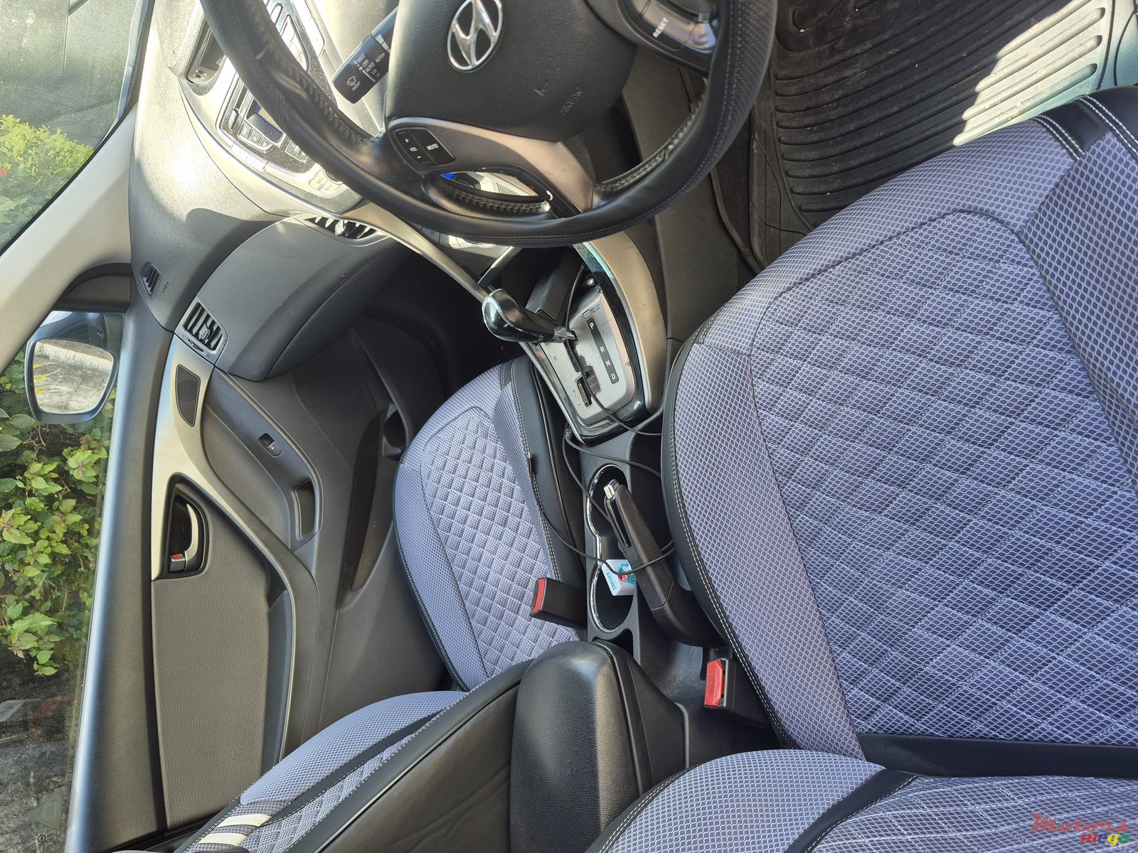 2012' Hyundai Elantra photo #7