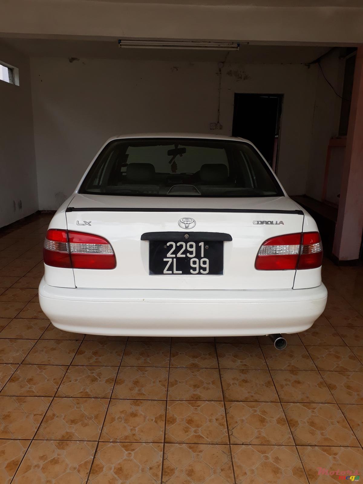 1999' Toyota Corolla photo #1