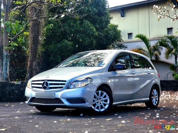 2014' Mercedes-Benz B 180 photo #2