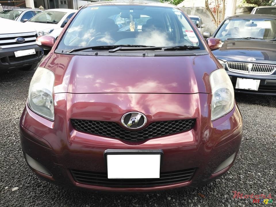 2011' Toyota Vitz photo #1