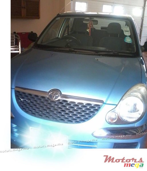 2002' Toyota photo #1