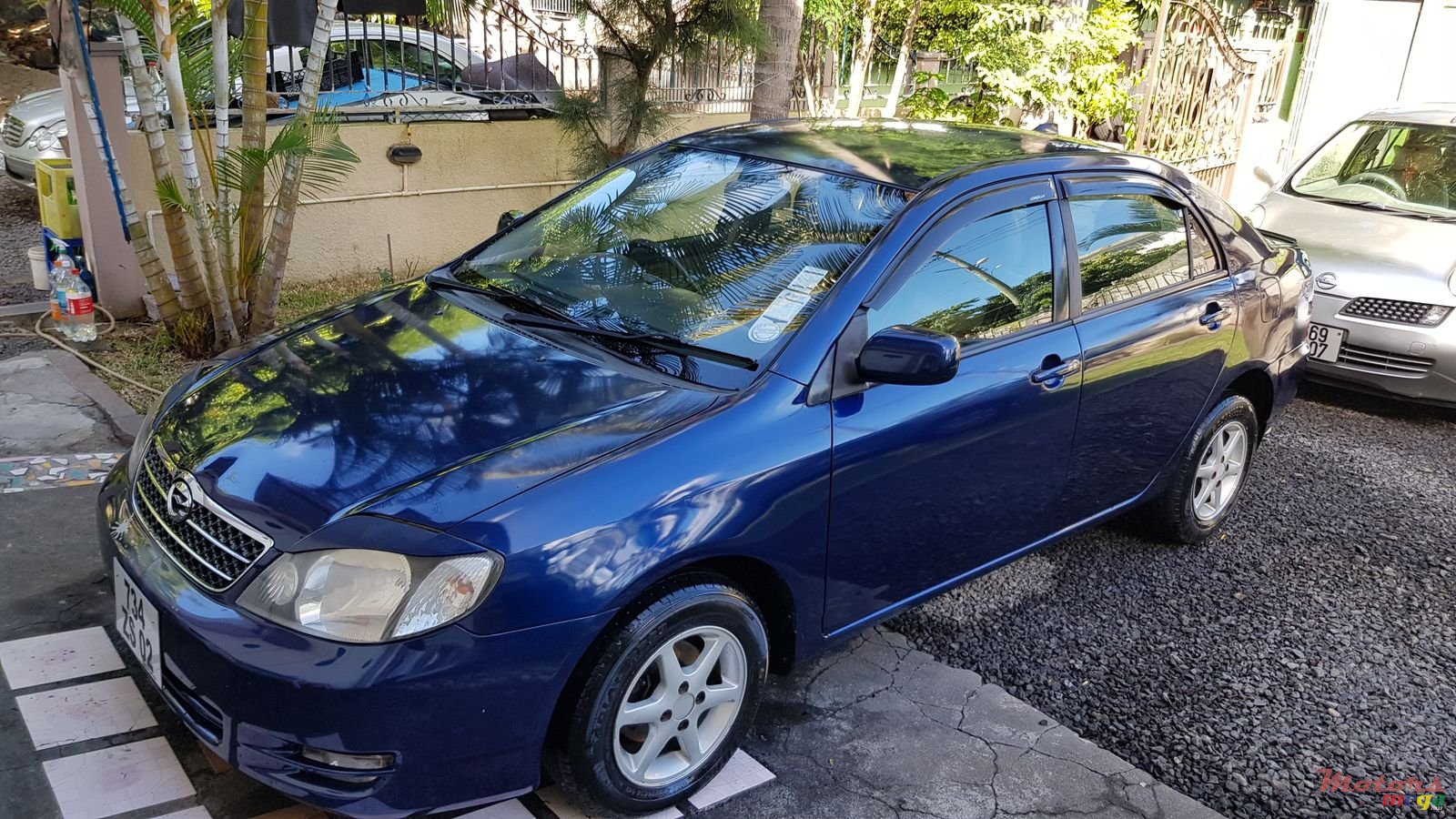 2002' Toyota Corolla photo #1
