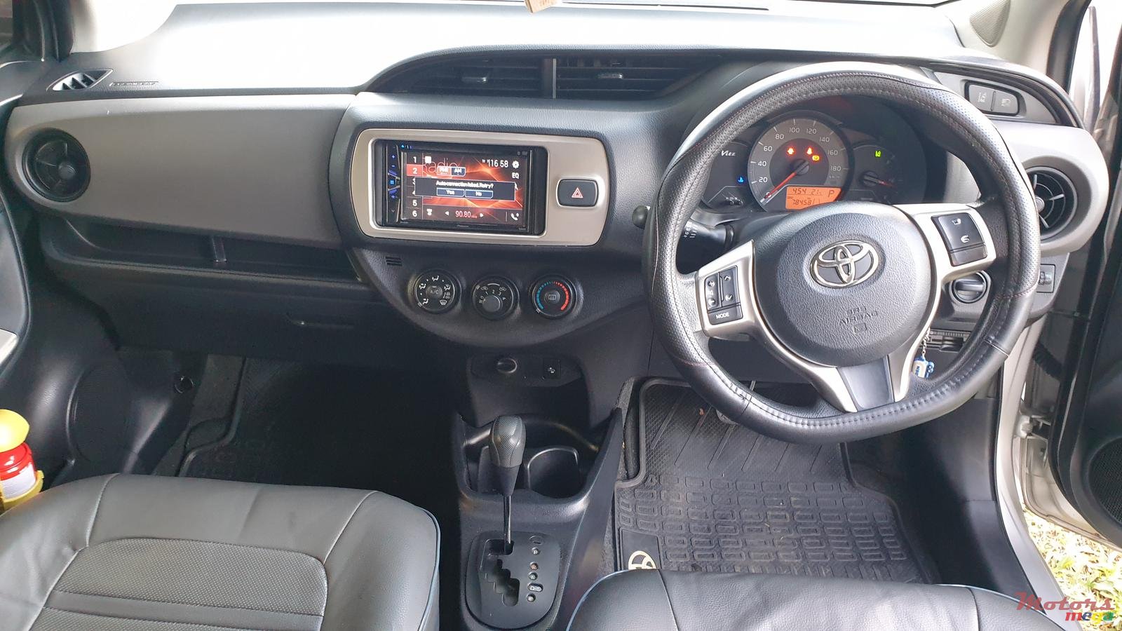 2016' Toyota Vitz photo #5