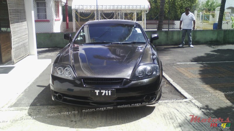 2004' Hyundai Coupe photo #5