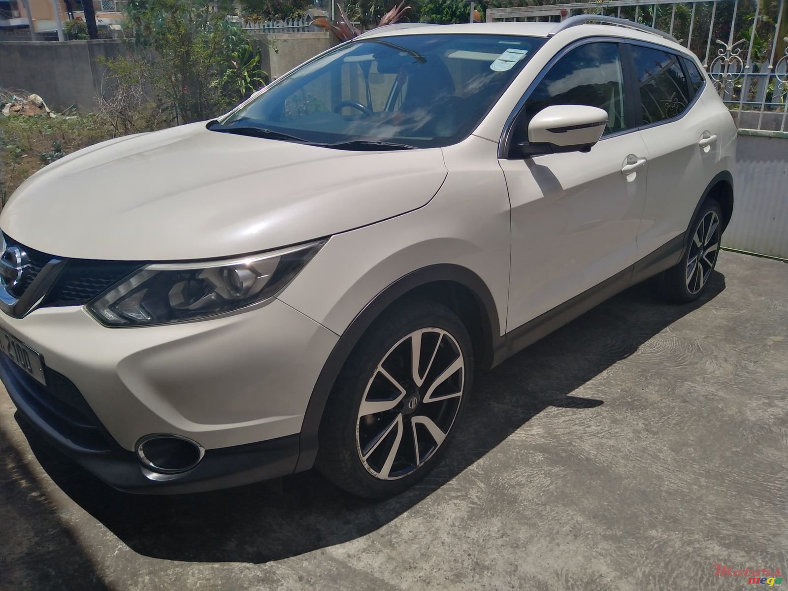 2015' Nissan Qashqai photo #1