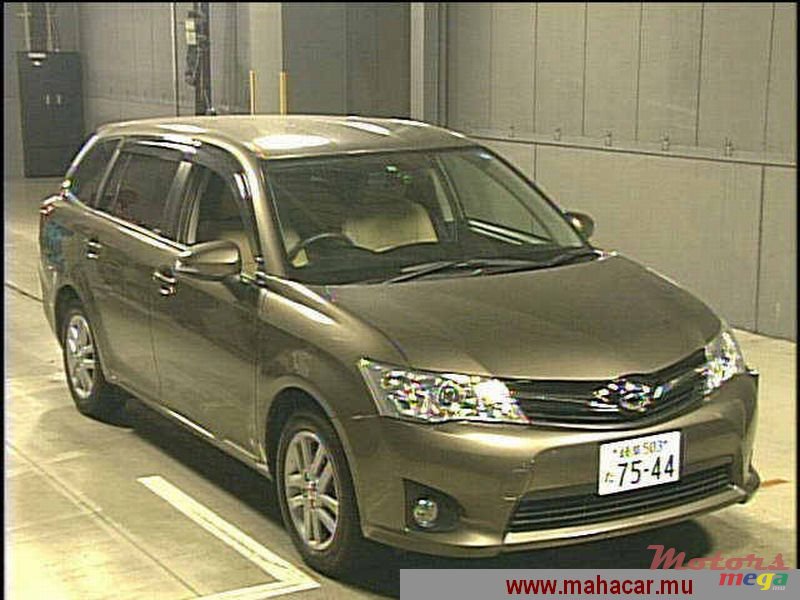 2013' Toyota Fielder G photo #1