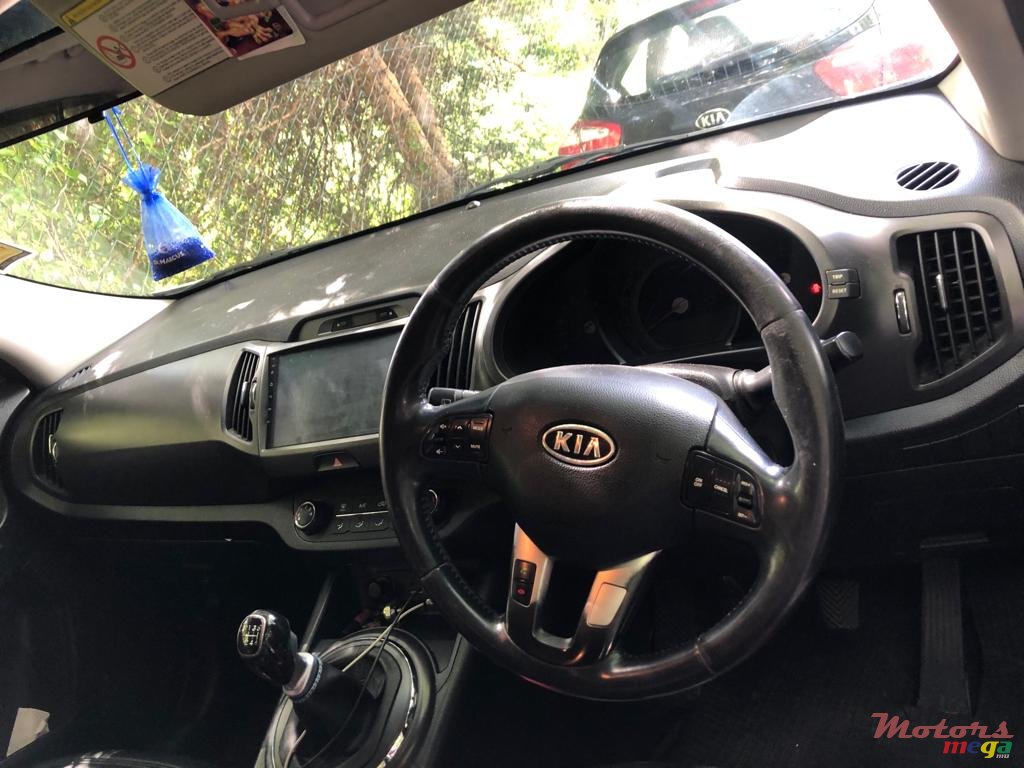 2012' Kia Sportage photo #2