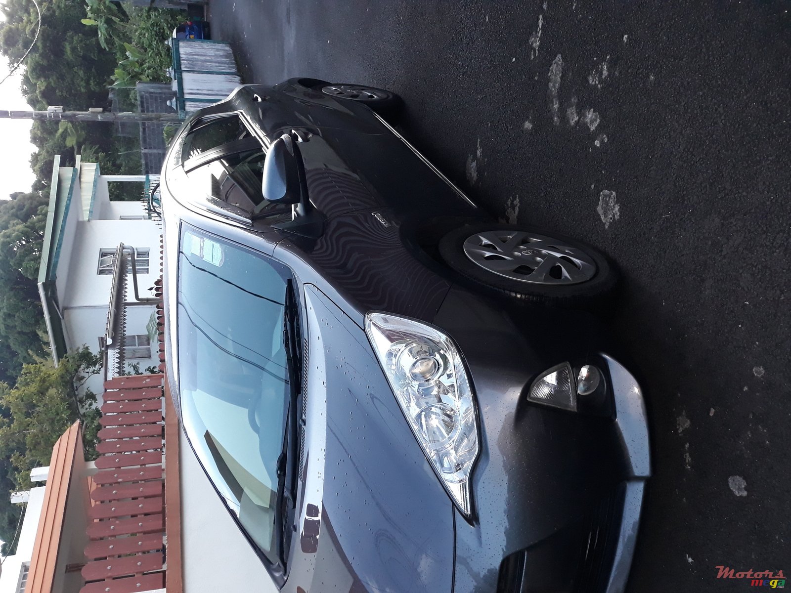 2013' Toyota Aqua photo #4