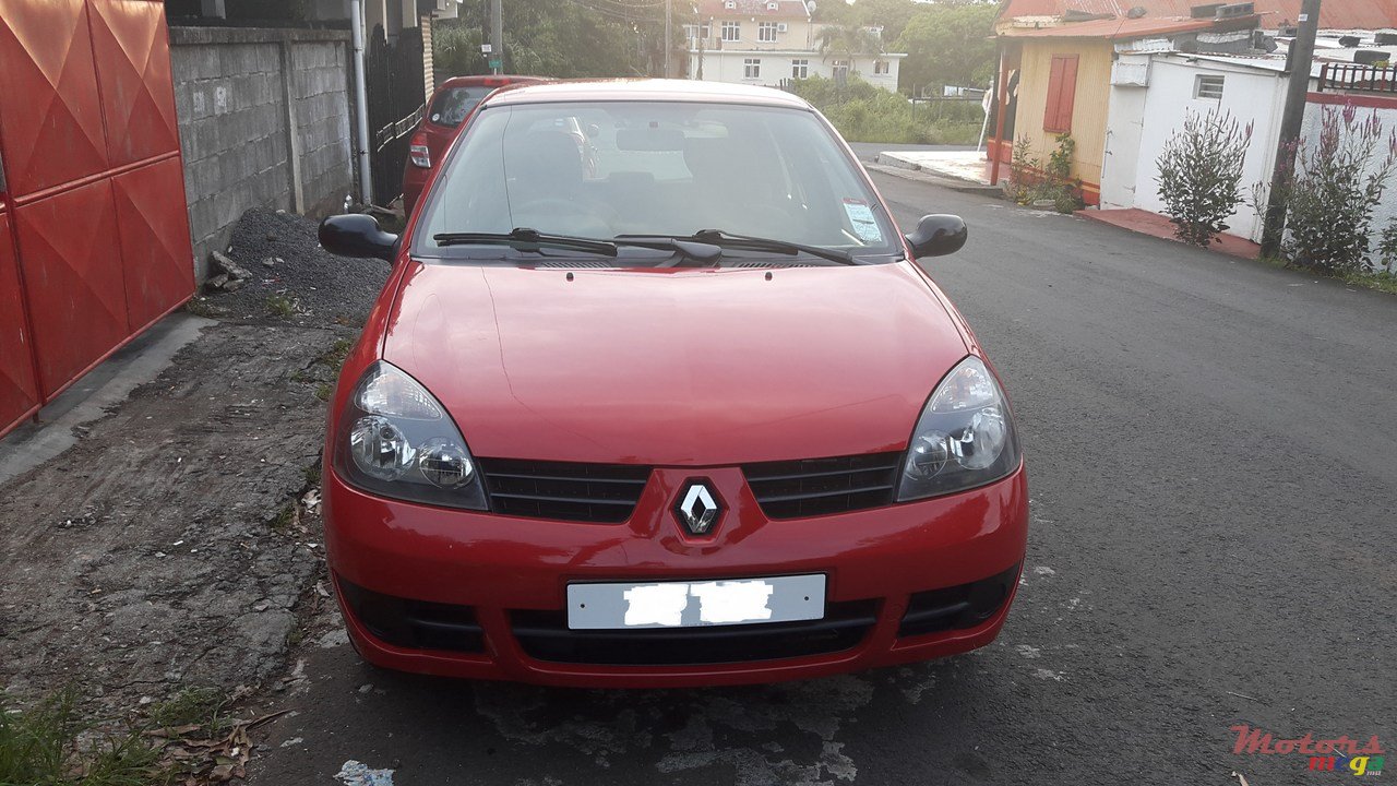 2009' Renault Clio photo #3