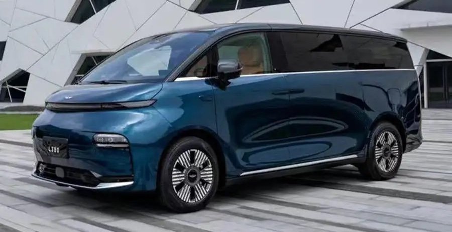 Taxi maker LEVC reveals interior of eight-seat luxury MPV
