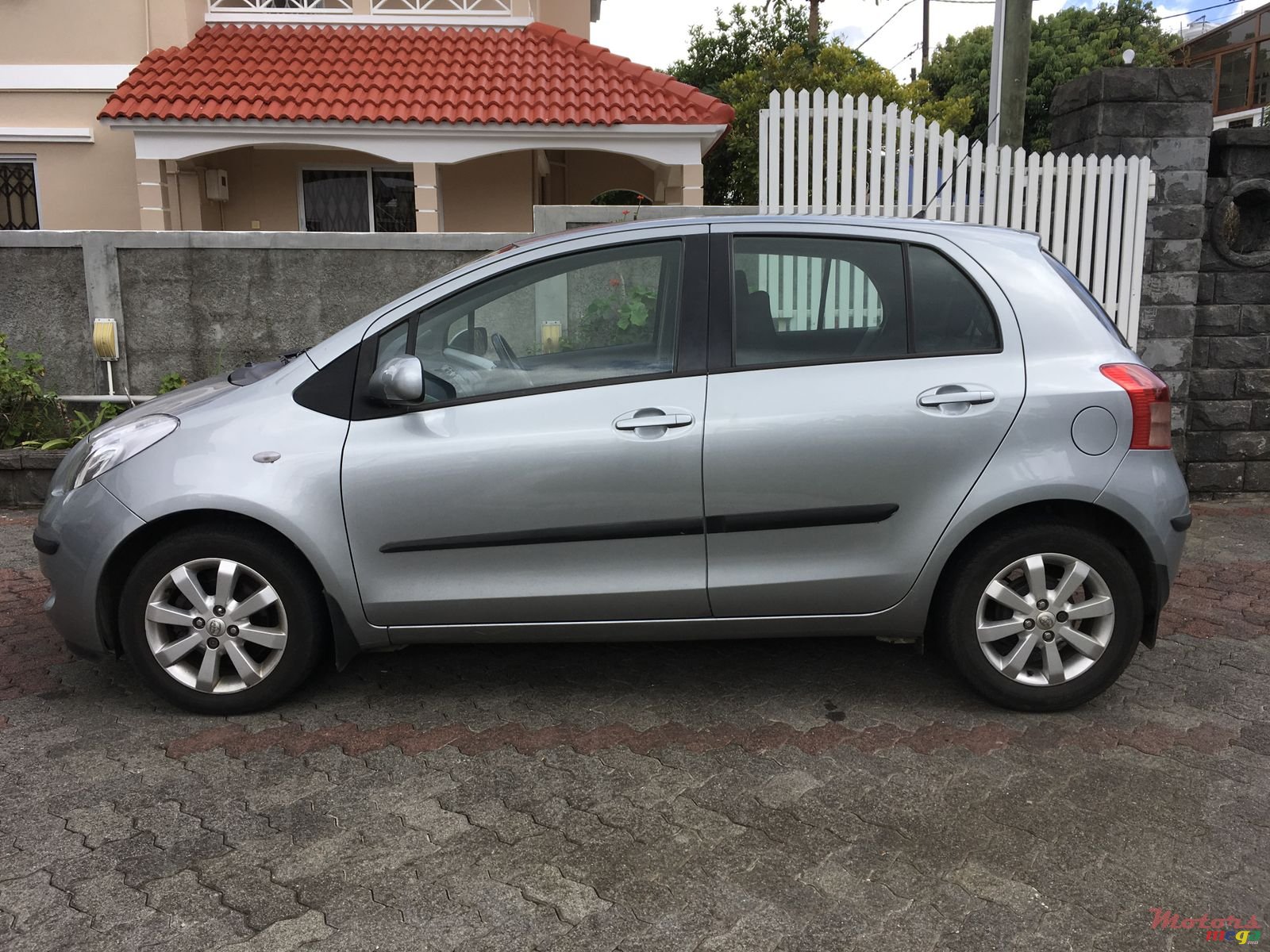 2007' Toyota Yaris photo #1