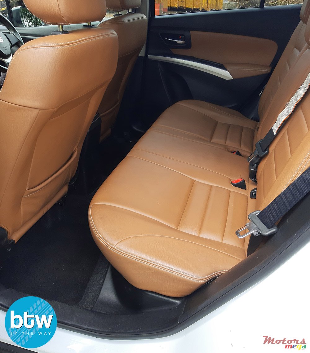 2015' Suzuki SX4 S-Cross ALLGRIP photo #6