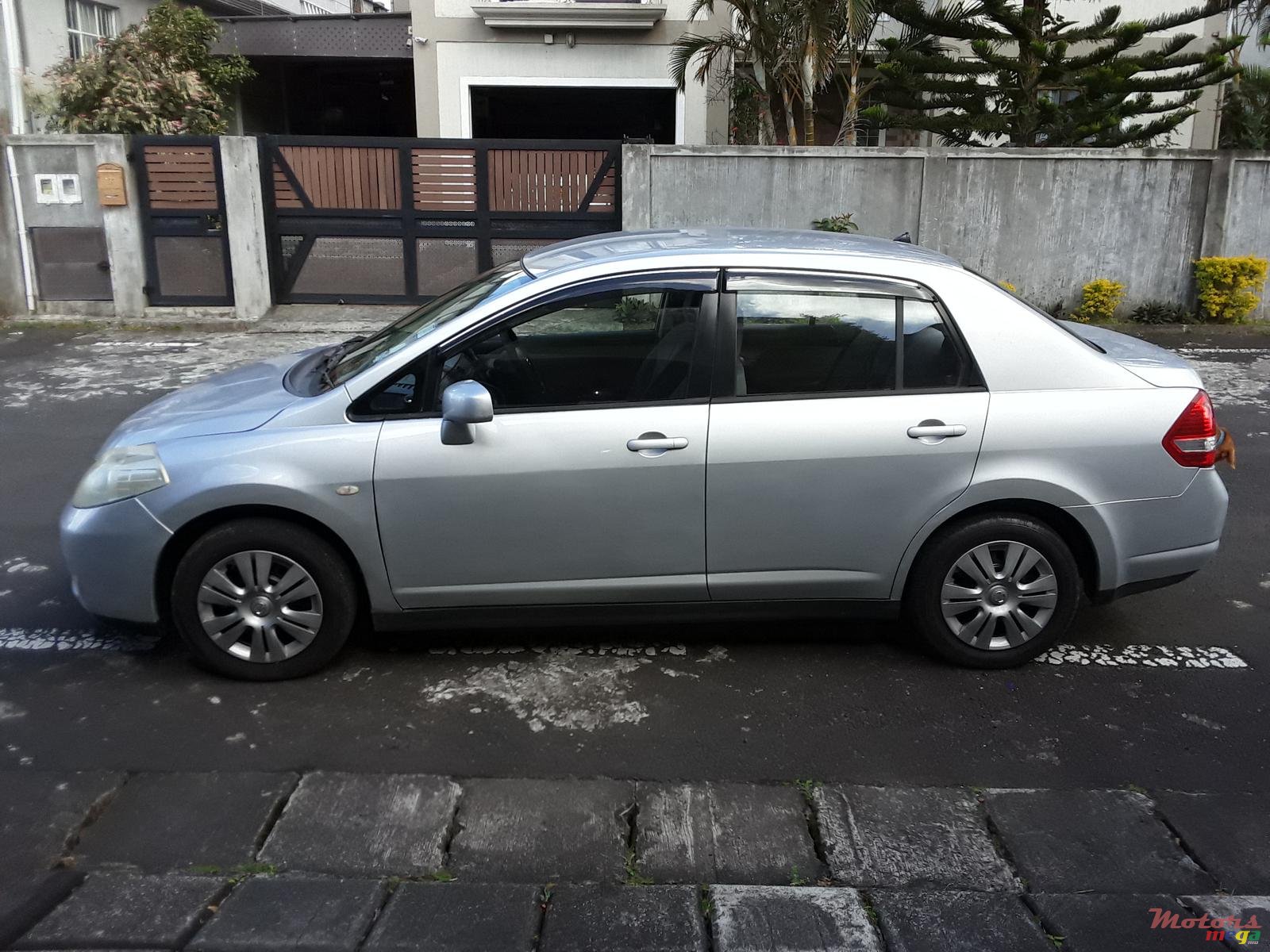 2008' Nissan Tiida photo #1