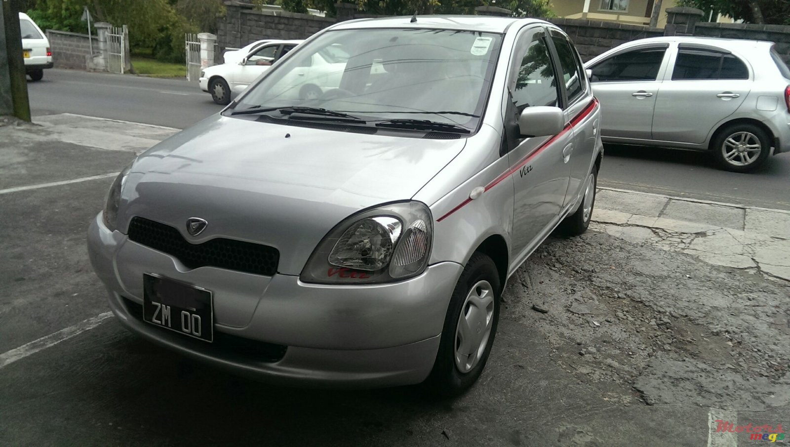 2000' Toyota Vitz photo #1