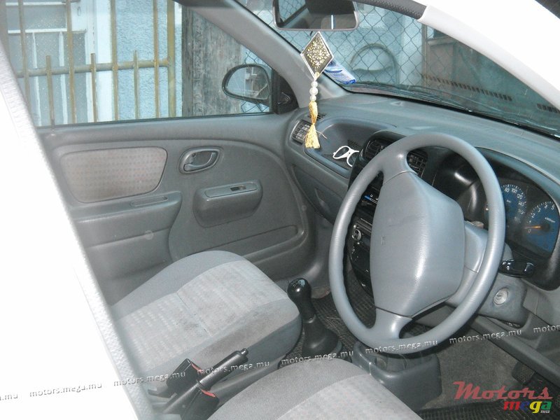 2003' Suzuki photo #3