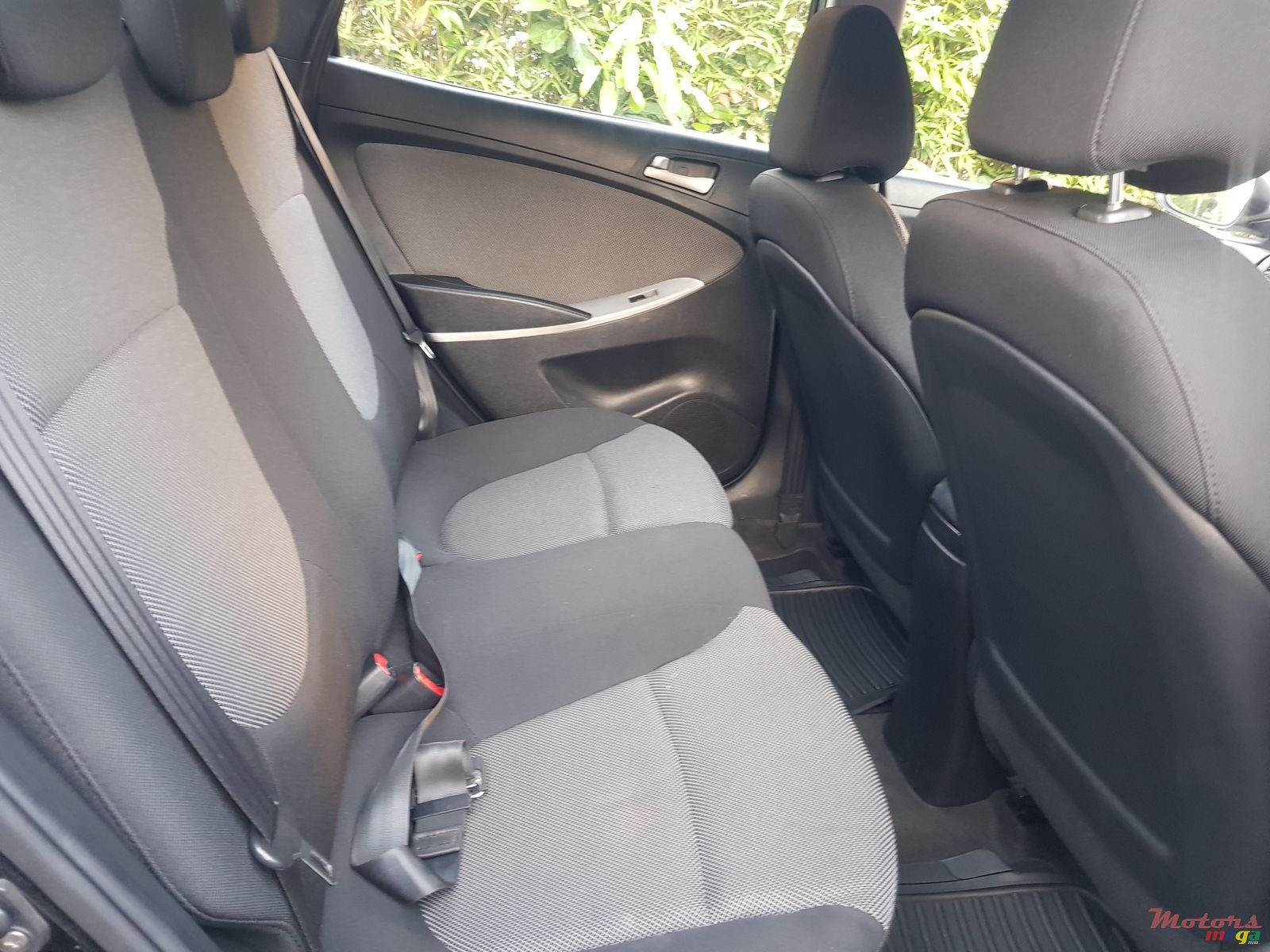 2012' Hyundai Accent photo #3