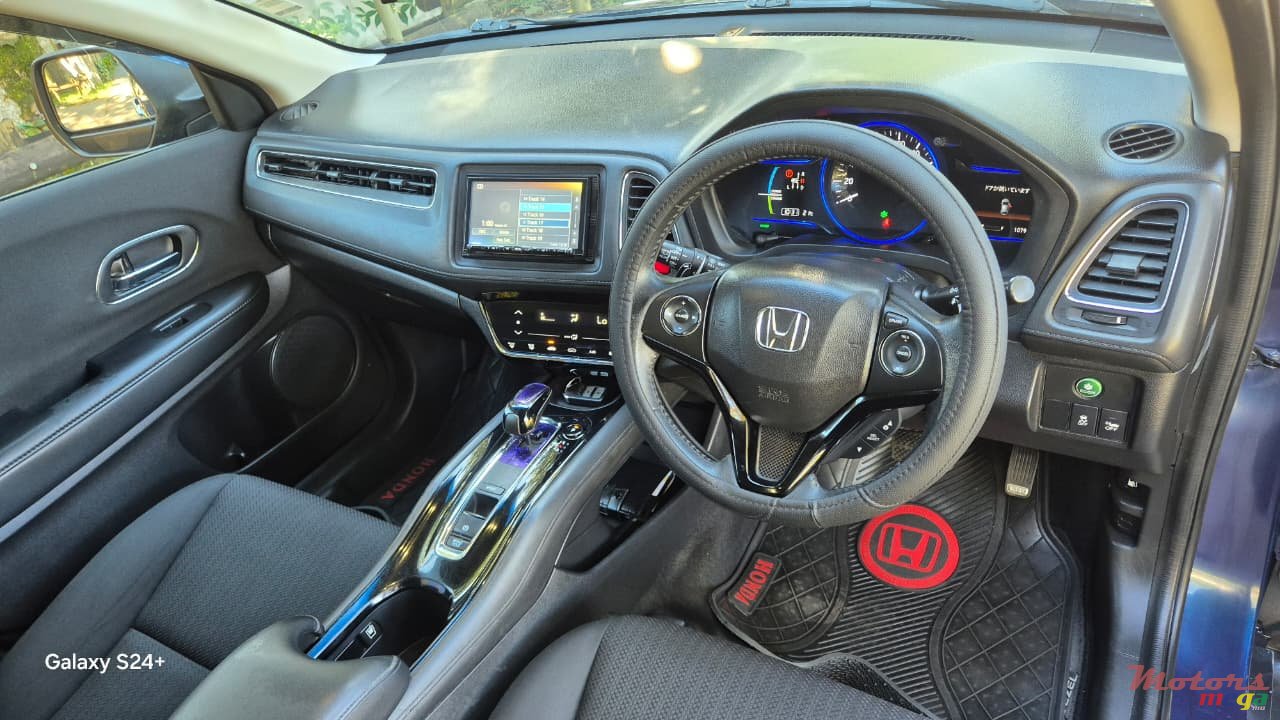 2014' Honda HR-V Vezel photo #6