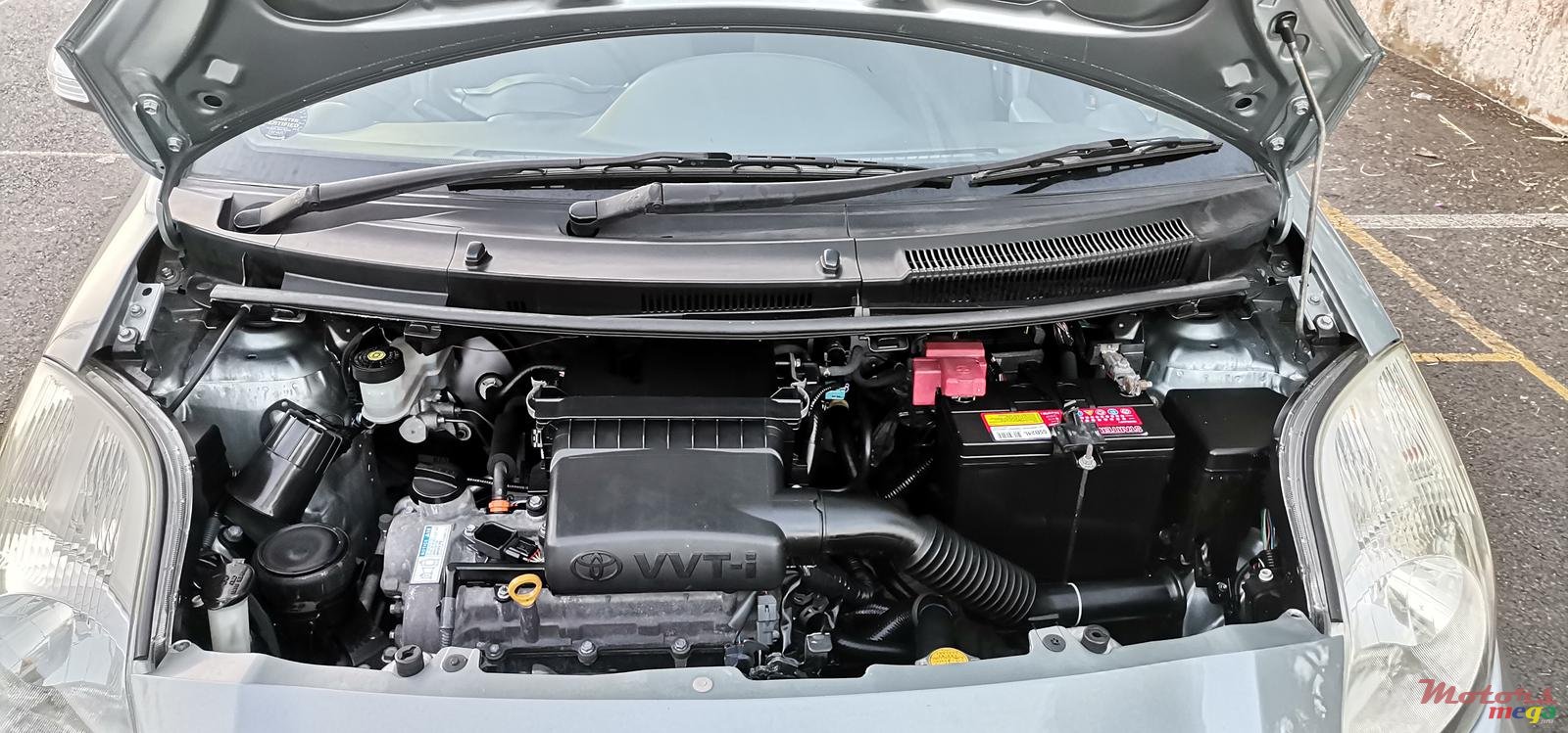 2008' Toyota Vitz photo #7