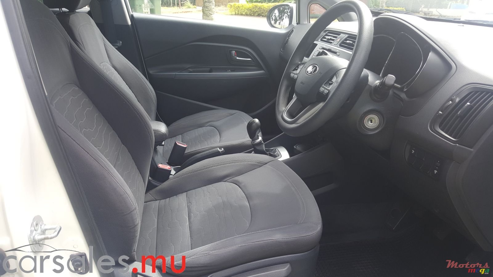 2012' Kia Rio 1.4 Sedan photo #5