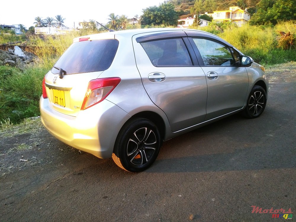 2011' Toyota Vitz 1300 photo #3