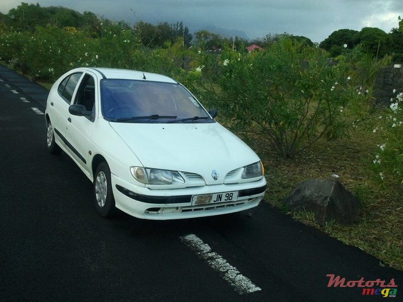 1998' Renault Megane photo #1