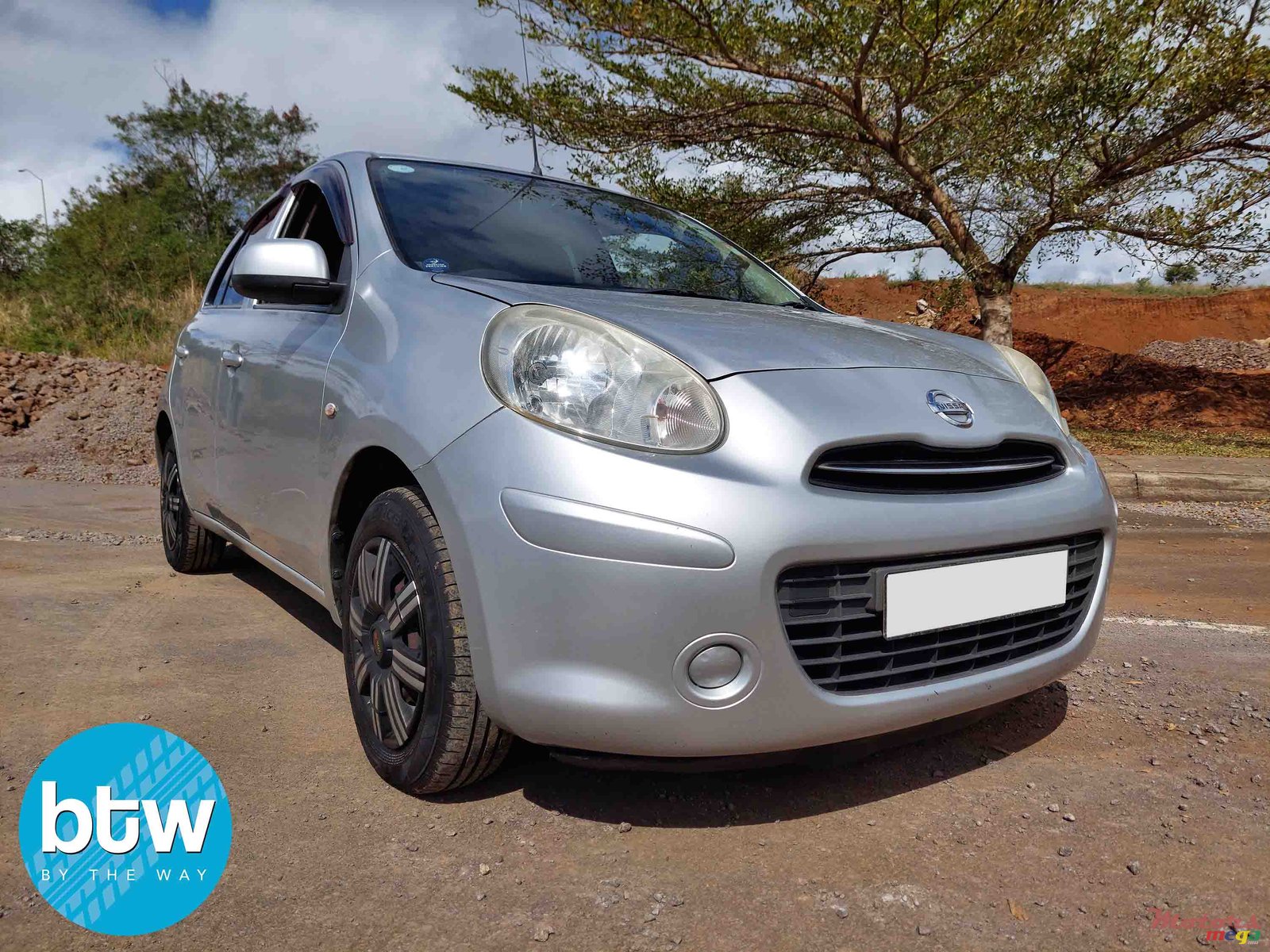 2012' Nissan March photo #1