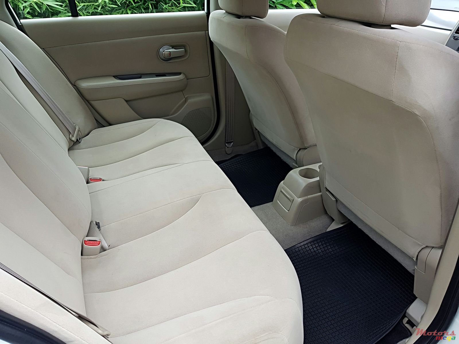 2011' Nissan Tiida photo #6