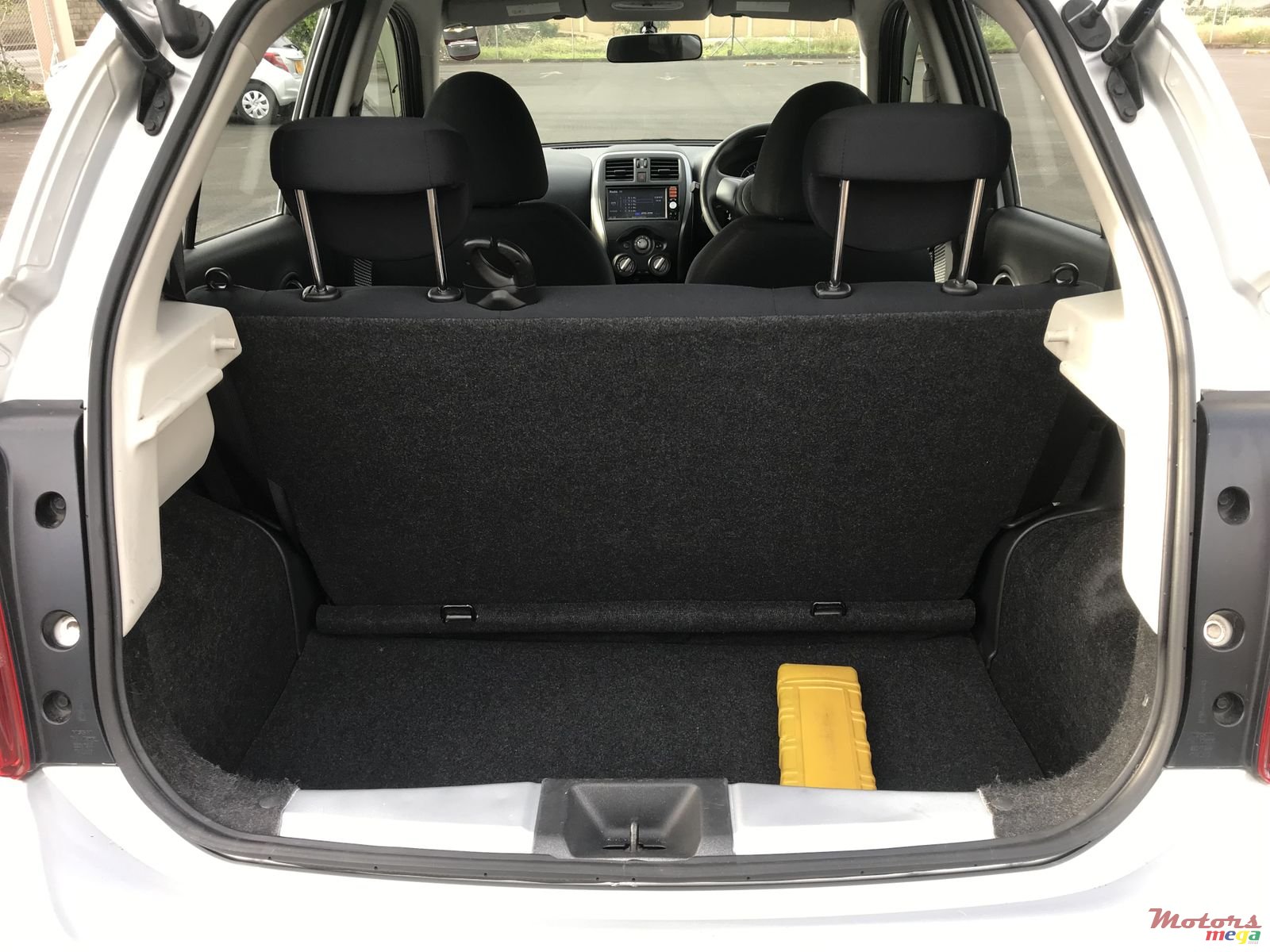 2014' Nissan March photo #7